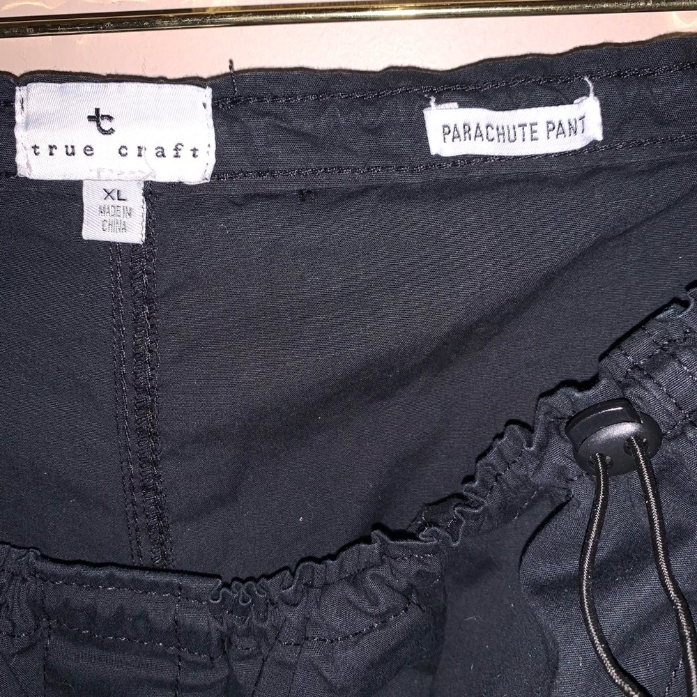 True Craft's Women’s Black Cargo Pants - Picture 8 of 8
